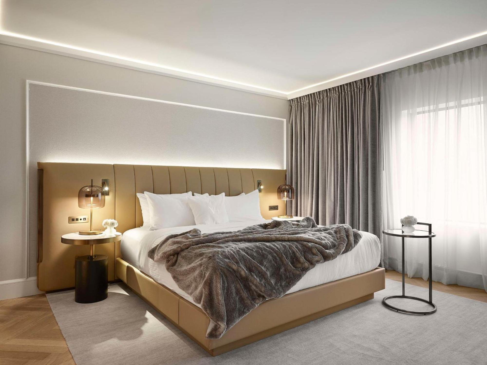 Vogue Hotel Montreal Downtown, Curio Collection By Hilton Exteriör bild